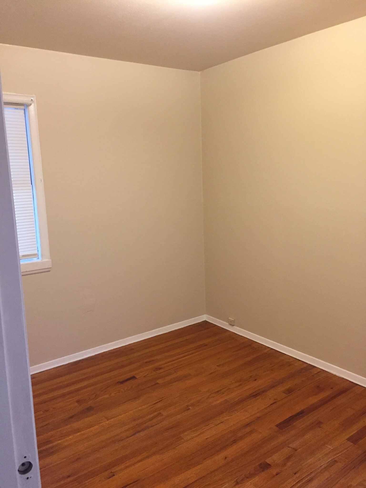 Building Photo - 3320 E 20th Ave