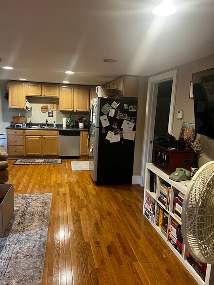 Building Photo - 147 Woodlawn Ave