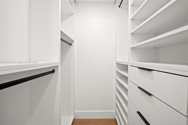 Building Photo - 8107 SW 72nd Ave