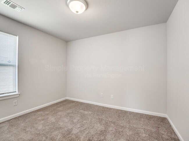 Building Photo - 608 Blue Fish Ct