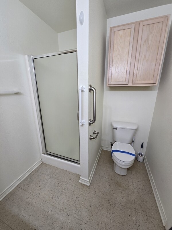 Building Photo - 634 Canada St