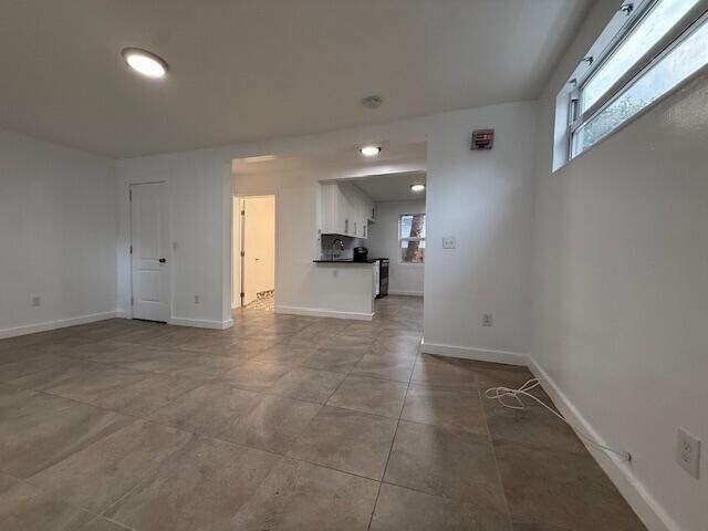 Building Photo - 919 2nd St