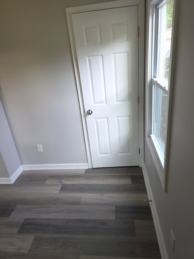 Building Photo - 5510 Halstead Ave