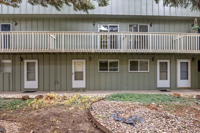 Building Photo - 1615 Cottonwood Dr