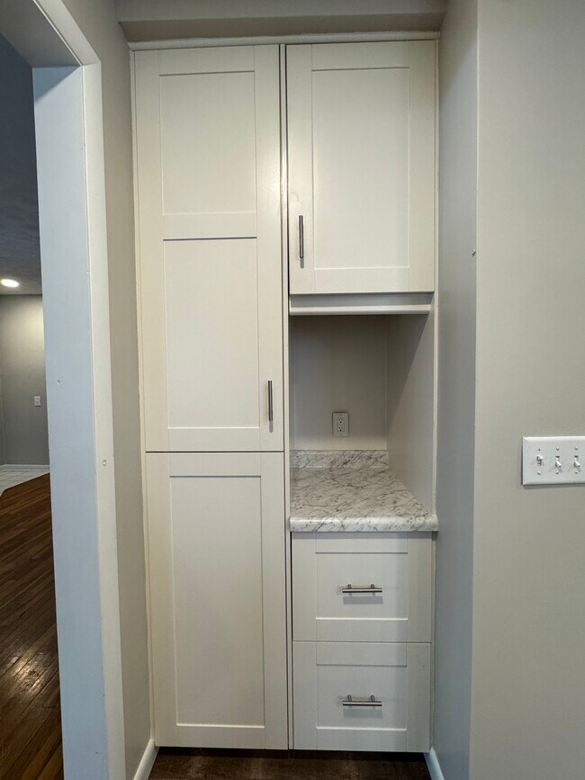 Building Photo - 3319 Marquette St