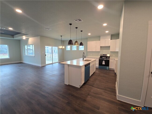 Building Photo - 206 Lewis Todd