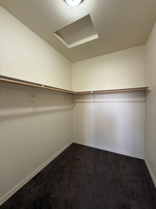 Building Photo - 4823/4825 Barbera St
