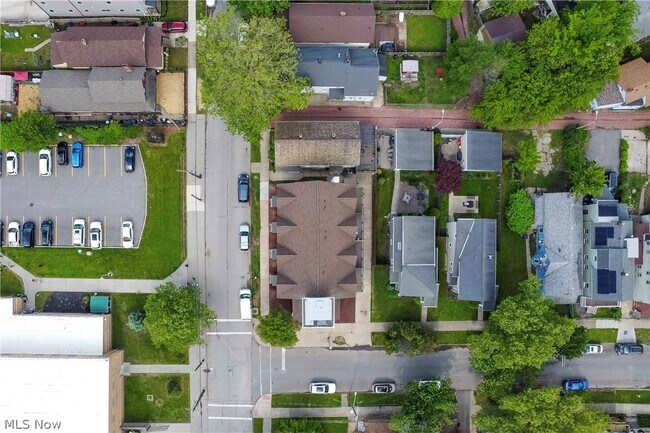 Building Photo - 2130 W 42nd St