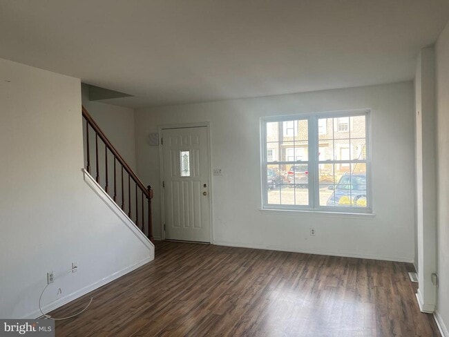 Building Photo - 325 Barley Dr