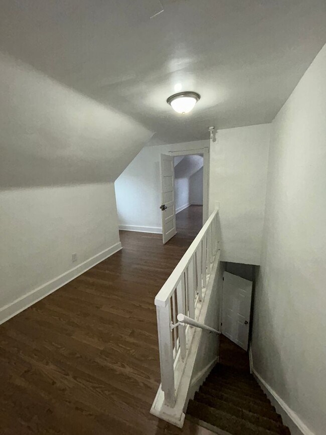 Building Photo - 28 Lee Ave