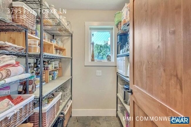 Building Photo - 3795 Five Forks Ln