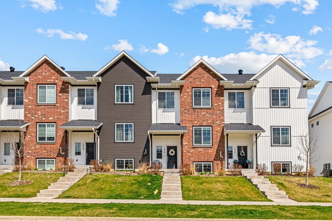 Building Photo - 1024 Dubs Dr