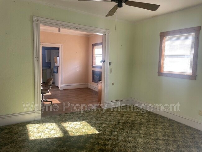 Building Photo - 516 N Cadwell Ave