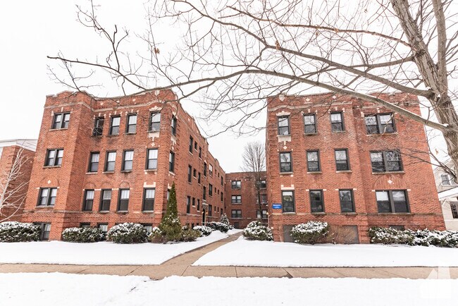 Building Photo - 1134 Oak Ave