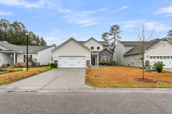 Building Photo - Bright and Spacious Home in Summerville!