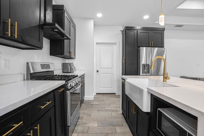 Building Photo - 3504 Jorge Sosa Dr