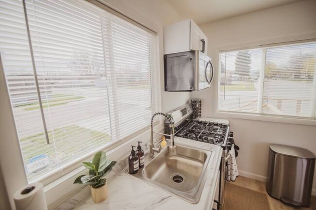 Building Photo - 104 Northside Dr