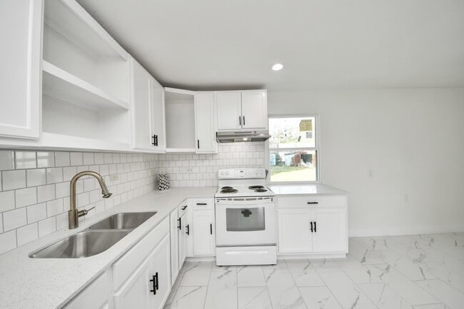 Building Photo - 2926 Knotty Oaks Trail