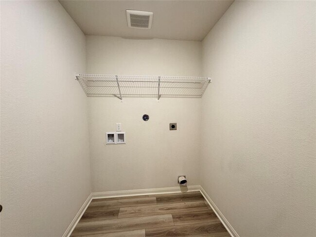 Building Photo - 7922 Vacek Meadows Loop
