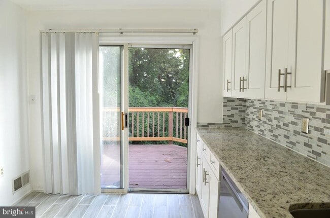Building Photo - 173 Lazy Hollow Dr