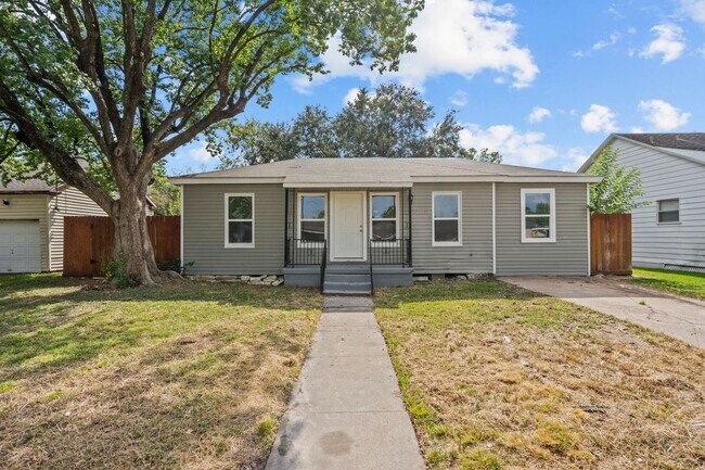 Primary Photo - 2105 2nd St