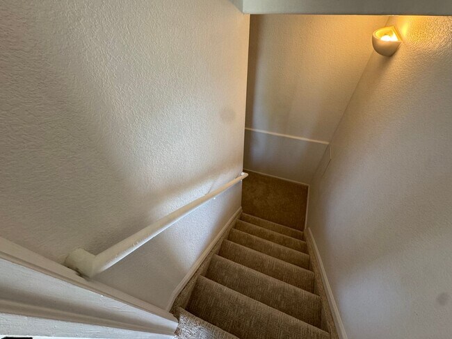 Building Photo - Completely Remodeled Home in Englewood