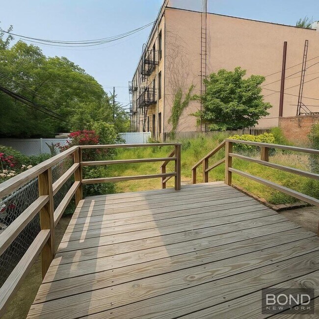 Building Photo - 2 bedroom in RIDGEWOOD NY 11385