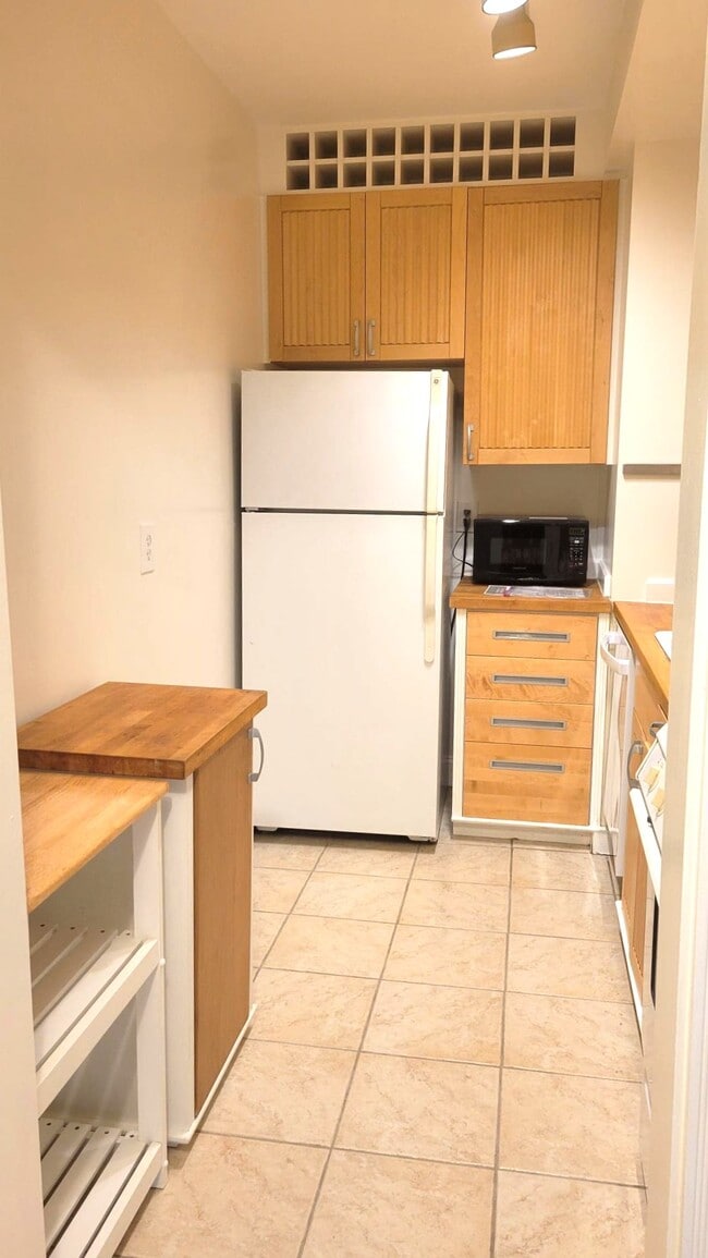 Building Photo - 2755 Ordway St NW