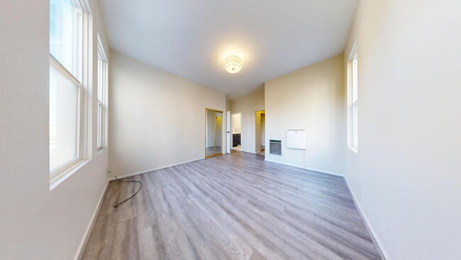 Building Photo - Gorgeous Remodeled 3BD/2BA with Parking & City Views in Nob Hill