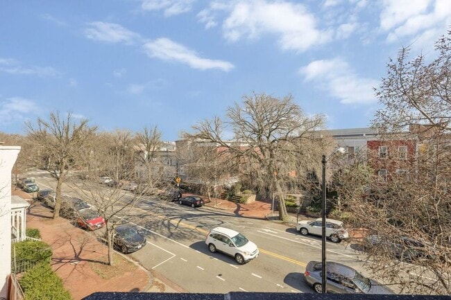 Building Photo - 1020 Pennsylvania Ave. SE
