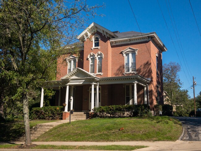 Primary Photo - 453 S 9th St