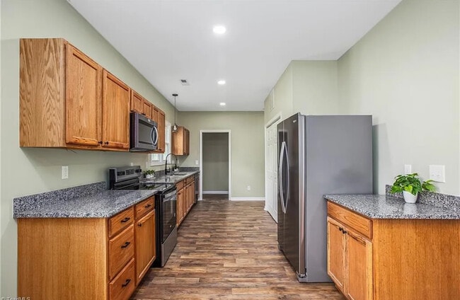 Building Photo - 2335 Greenway Ave NW