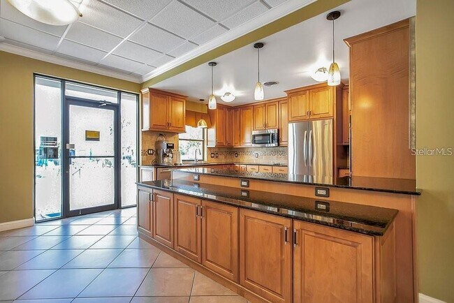 Building Photo - 1328 Pasadena Ave S