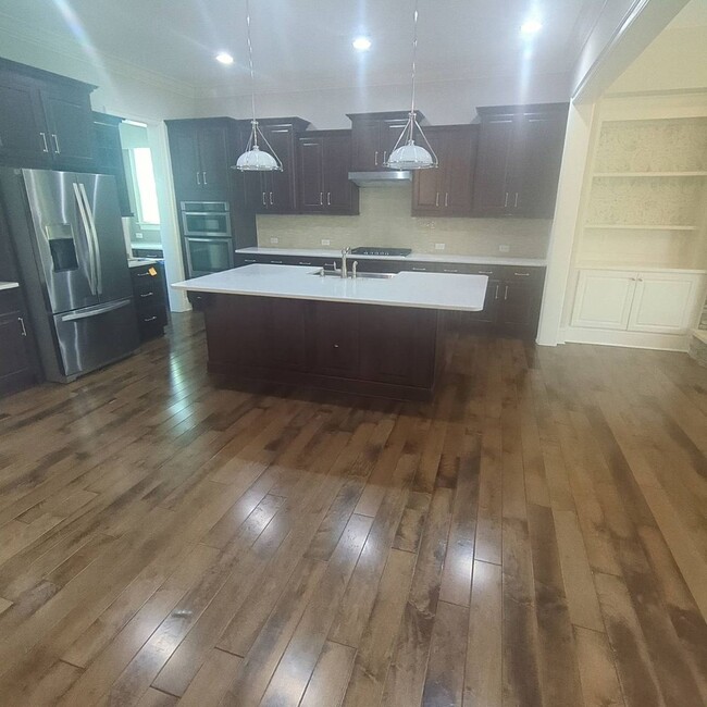 Building Photo - Beautiful 5 bed 4.5 bath in Holly Springs!