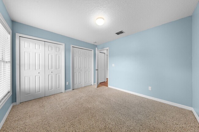 Building Photo - Charming 3 Bedroom 2 Bath Home - Sawgrass ...