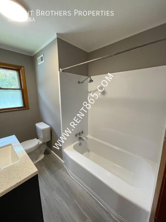 Building Photo - 4709 Lonas Dr