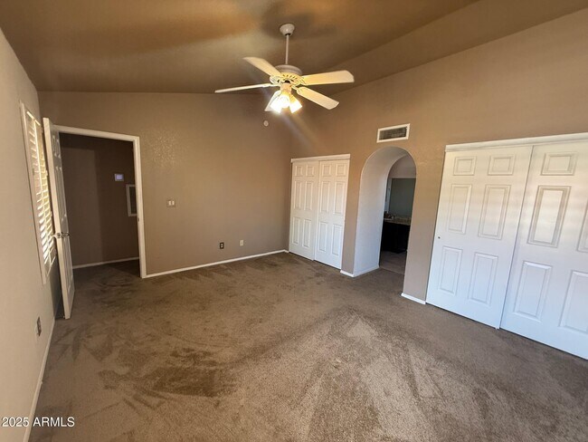 Building Photo - 11289 E Sunnyside Dr