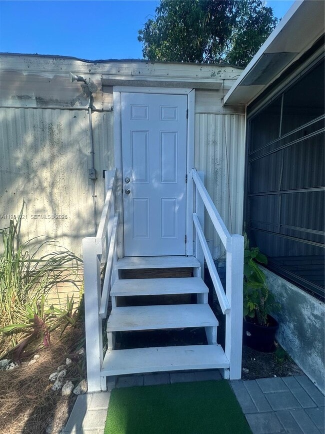 Building Photo - 11840 Cove Pl