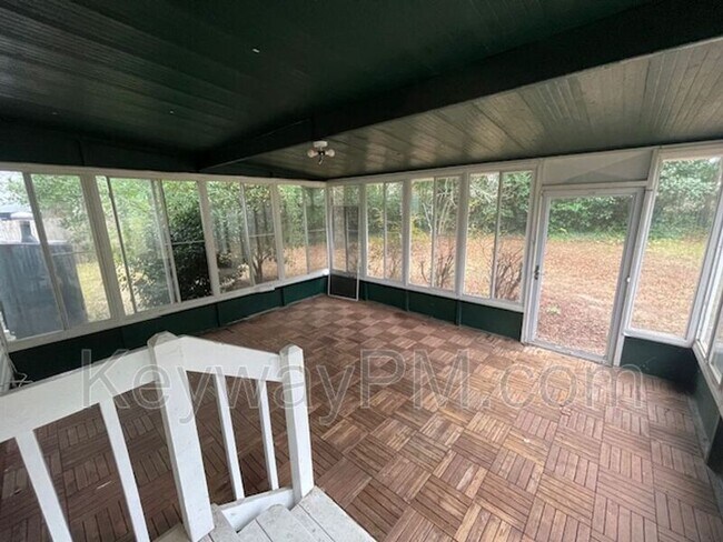 Building Photo - 3517 Trolley Line Rd