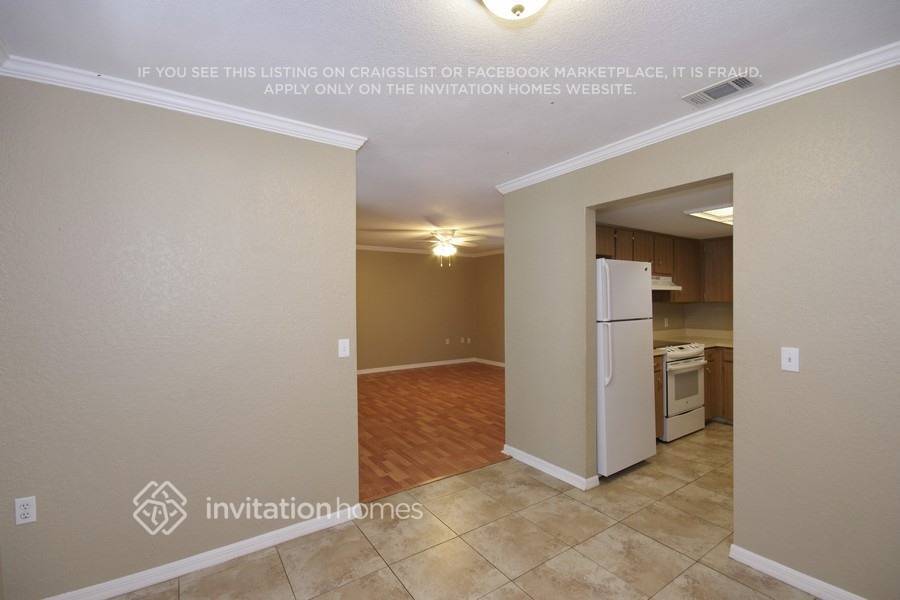 Building Photo - 1904 High Glen Ct N