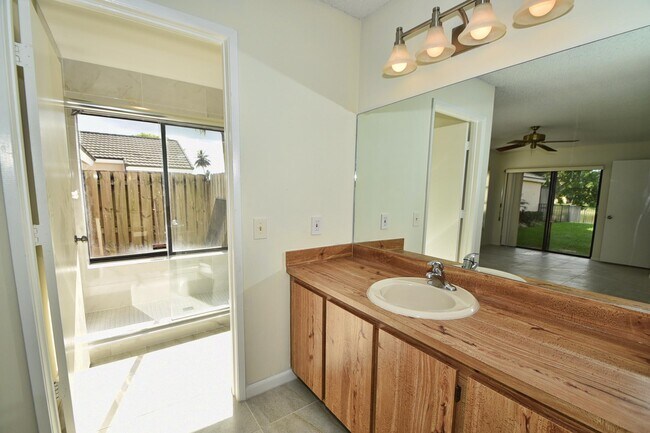 Building Photo - 21518 Summertrace Cir