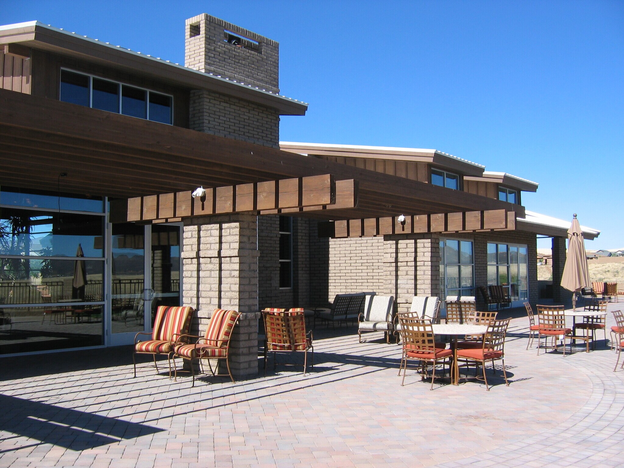 Building Photo - 608 N Robles St