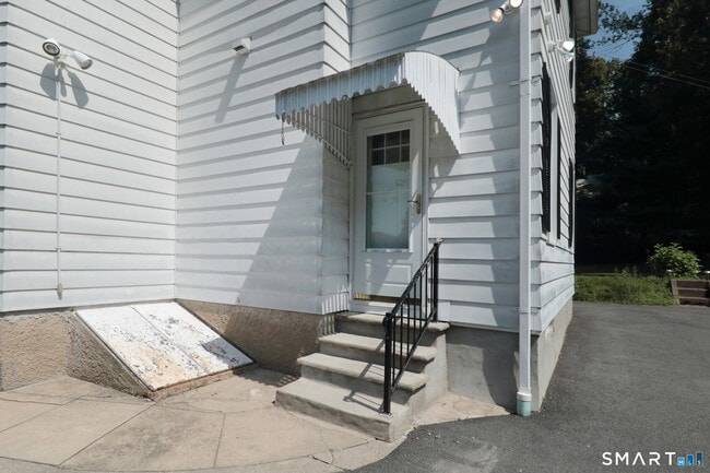 Building Photo - 106 Myrtle Ave
