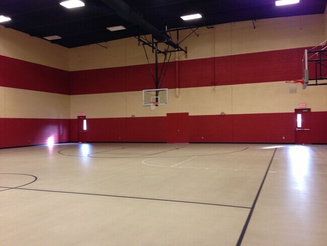 Building Photo - TUSCANY GUARD GATED COMMUNITY. LOTS OF UPGRADES AND HOA AMENITIES