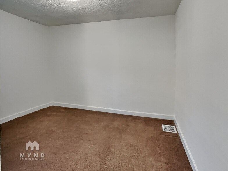 Building Photo - 2021 N Drexel Ave