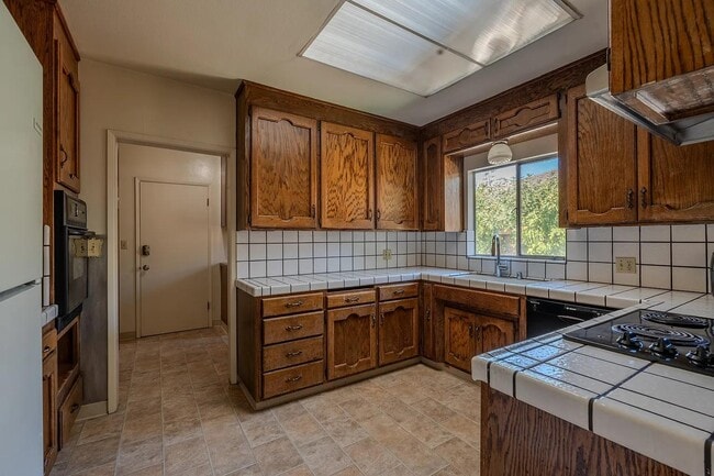 Building Photo - 245 Alviso St