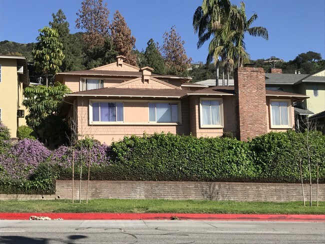 Building Photo - 1566 N Verdugo Rd