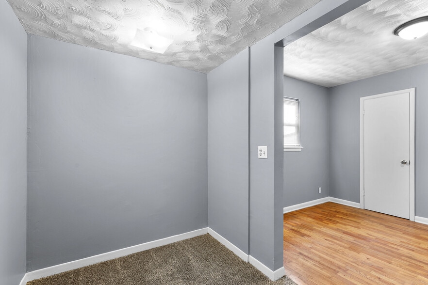 Bdrm 2 w/ small carpeted addition - 1625 E Nora St