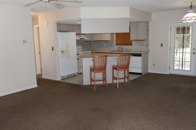 Building Photo - 6522 SW 60th Ct