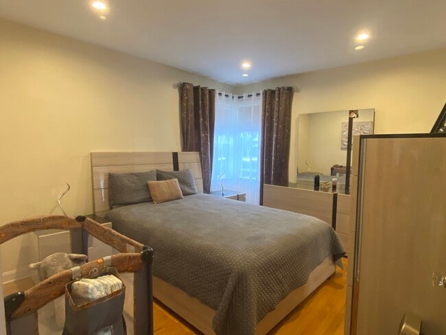 Building Photo - 7737 Park Ave